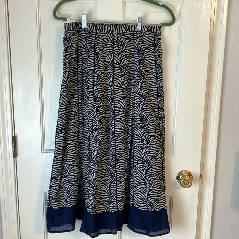 Gorgeous Coldwater Creek blue beige midi skirt animal print S (6-8)